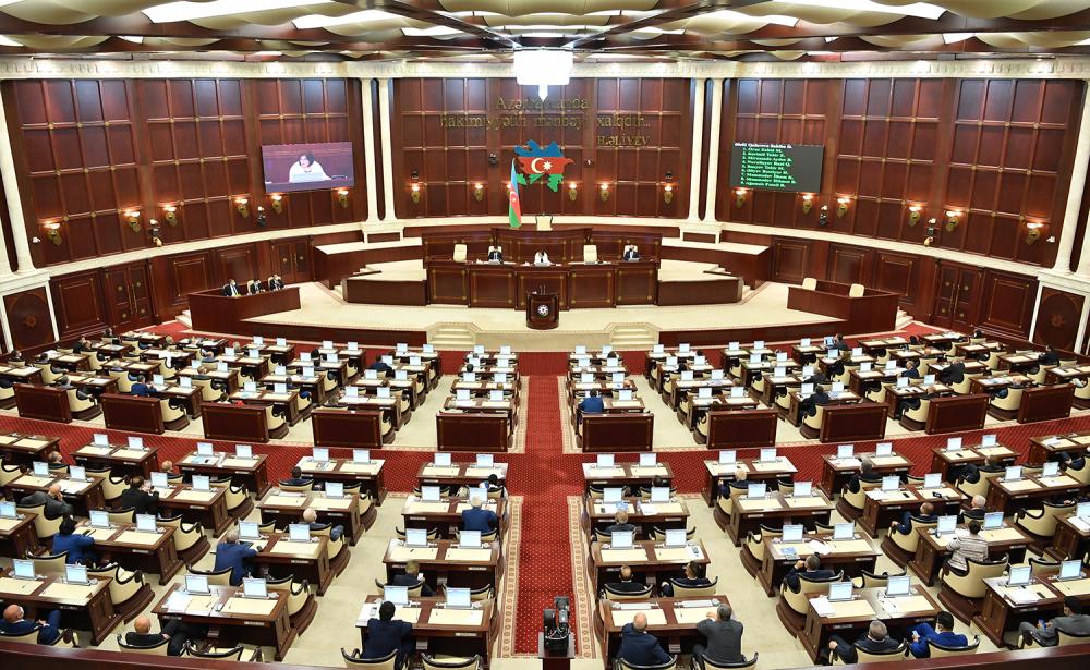 Deputatlar bu məsələlərin müzakirəsi üçün toplanır